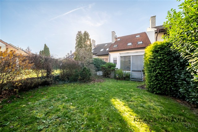 zahrada za domem [6/35]