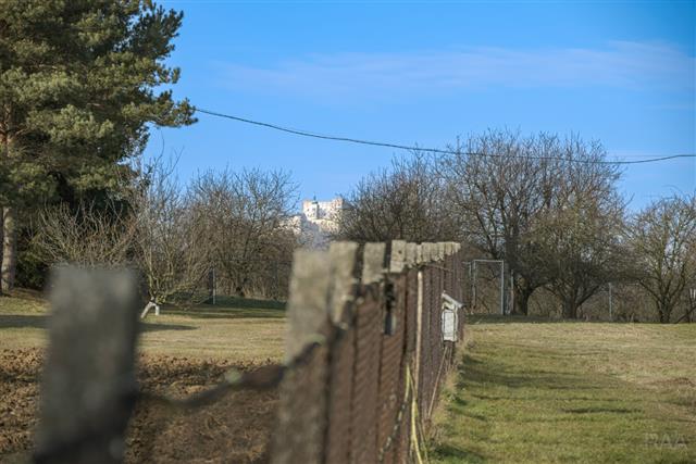 výhled z pozemku na hrad Buchlov [2/26]