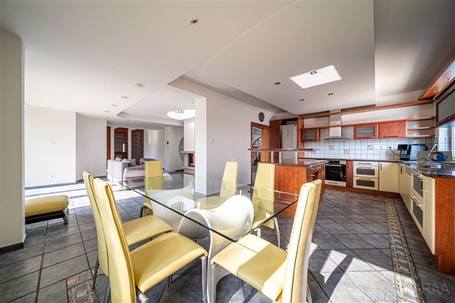 jídelna s kuchyní [58/89]